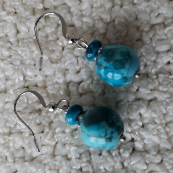 Vintage Style Turquoise Earrings. - Picture 6 of 7